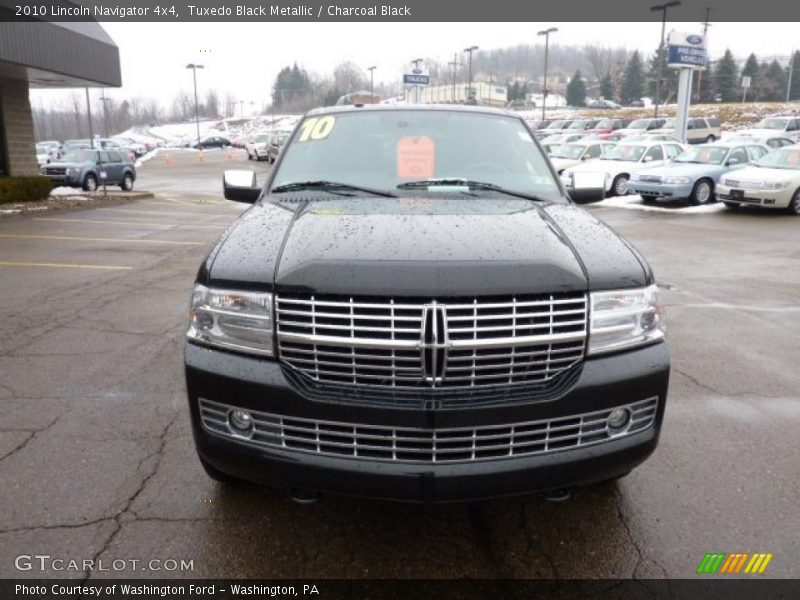 Tuxedo Black Metallic / Charcoal Black 2010 Lincoln Navigator 4x4