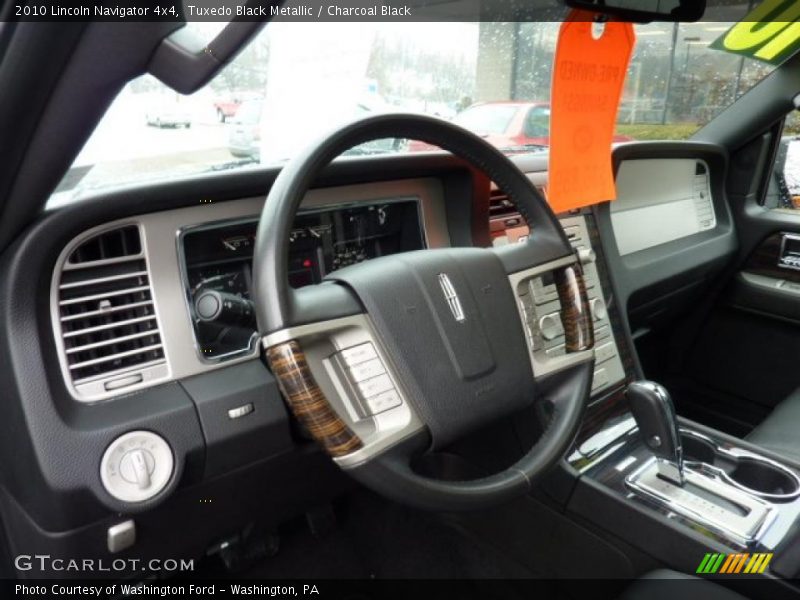 Tuxedo Black Metallic / Charcoal Black 2010 Lincoln Navigator 4x4