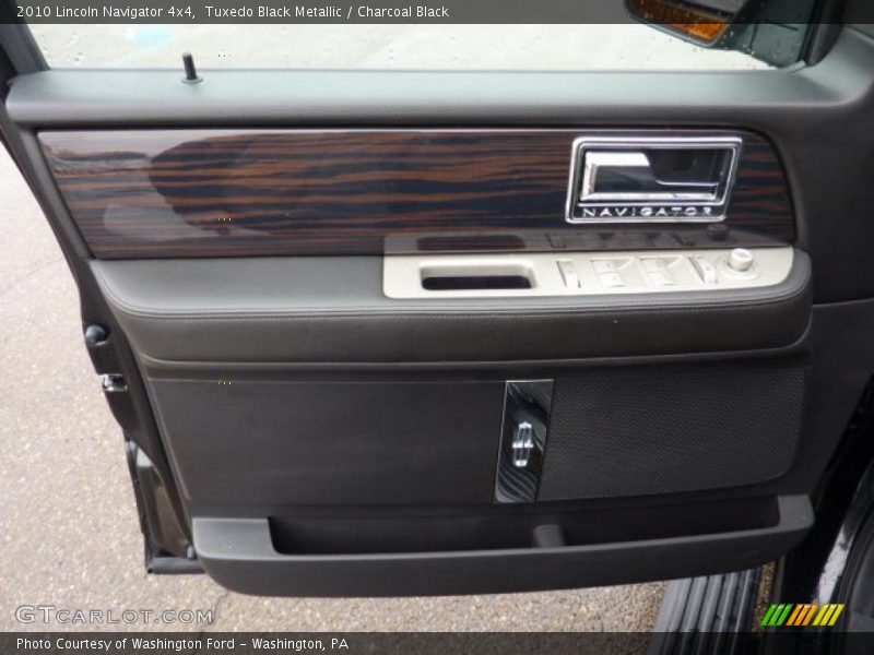 Tuxedo Black Metallic / Charcoal Black 2010 Lincoln Navigator 4x4