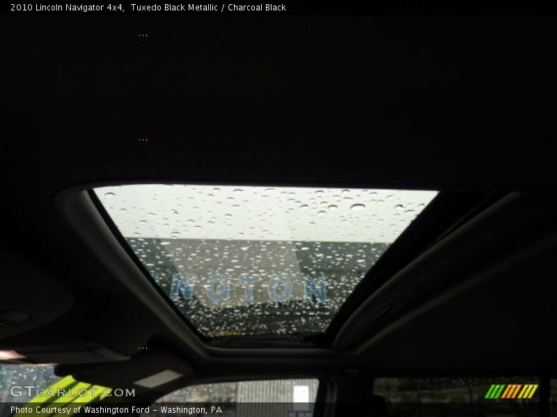 Tuxedo Black Metallic / Charcoal Black 2010 Lincoln Navigator 4x4