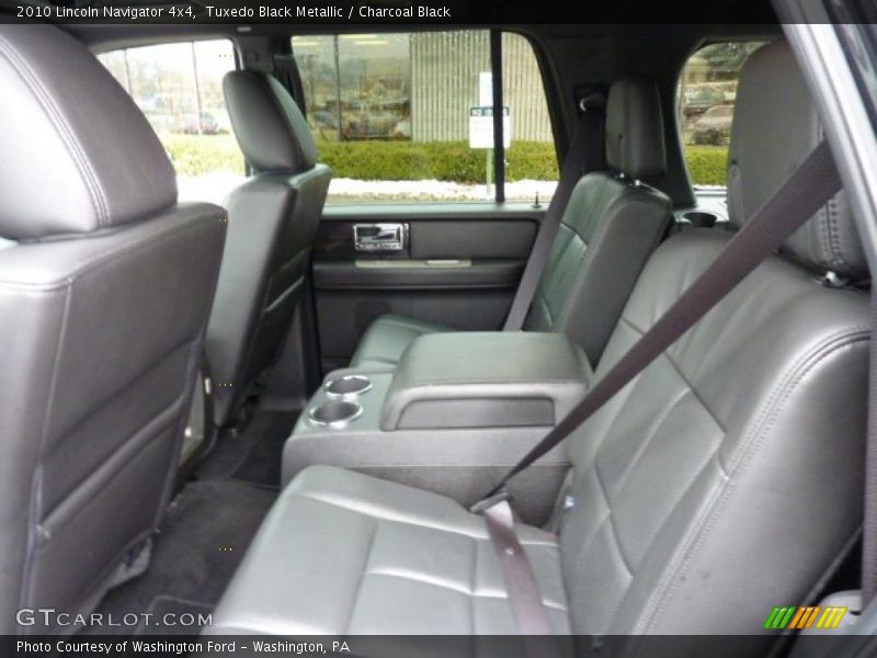Tuxedo Black Metallic / Charcoal Black 2010 Lincoln Navigator 4x4