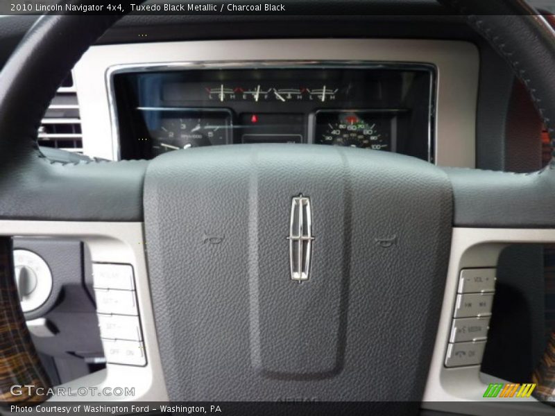 Tuxedo Black Metallic / Charcoal Black 2010 Lincoln Navigator 4x4