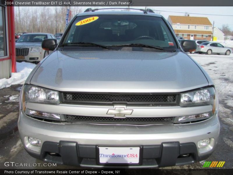 Silverstone Metallic / Dark Pewter 2004 Chevrolet TrailBlazer EXT LS 4x4