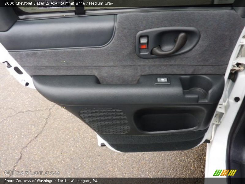 Summit White / Medium Gray 2000 Chevrolet Blazer LS 4x4