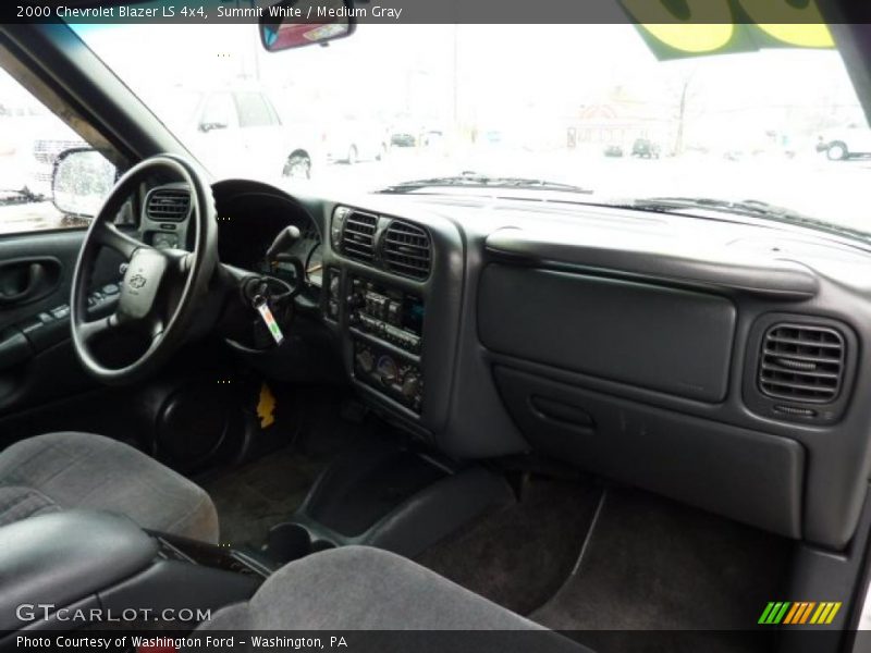 Summit White / Medium Gray 2000 Chevrolet Blazer LS 4x4