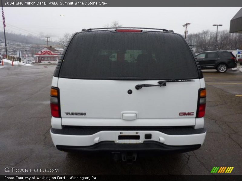 Summit White / Stone Gray 2004 GMC Yukon Denali AWD