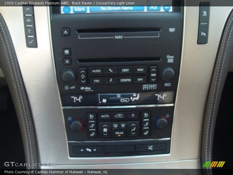 Controls of 2009 Escalade Platinum AWD