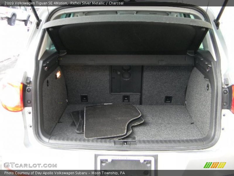 Reflex Silver Metallic / Charcoal 2009 Volkswagen Tiguan SE 4Motion