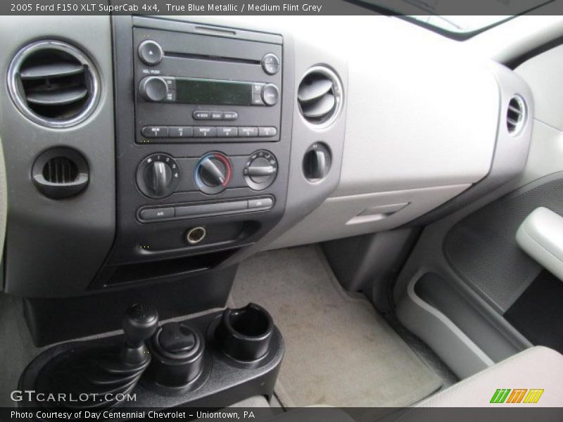 True Blue Metallic / Medium Flint Grey 2005 Ford F150 XLT SuperCab 4x4