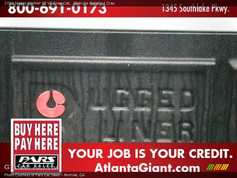 Silver Ice Metallic / Gray 2001 Nissan Frontier XE V6 Crew Cab