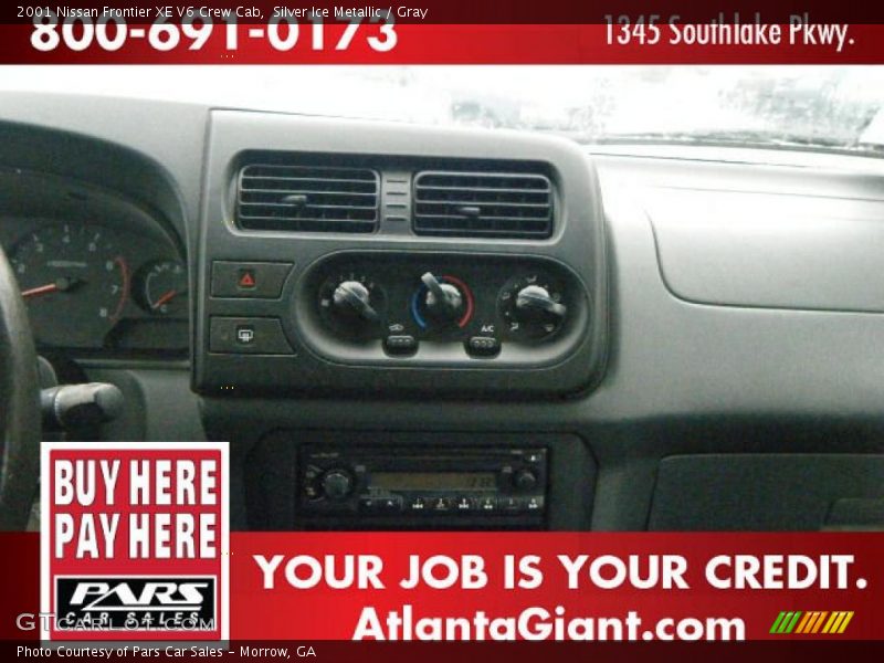 Silver Ice Metallic / Gray 2001 Nissan Frontier XE V6 Crew Cab