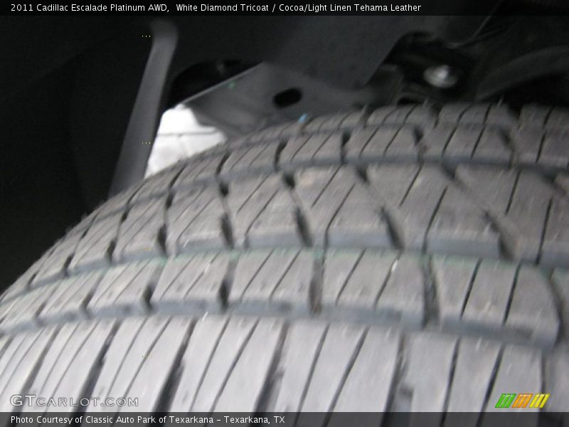 White Diamond Tricoat / Cocoa/Light Linen Tehama Leather 2011 Cadillac Escalade Platinum AWD