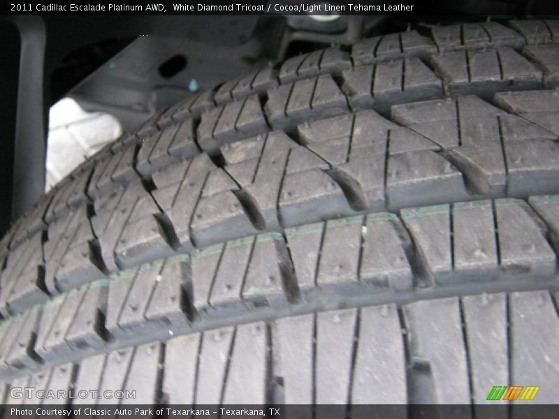White Diamond Tricoat / Cocoa/Light Linen Tehama Leather 2011 Cadillac Escalade Platinum AWD