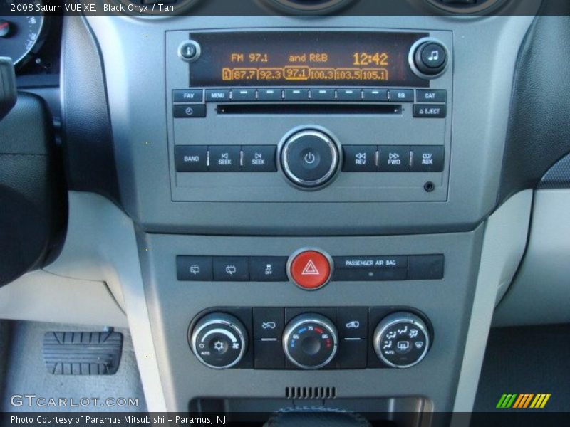 Black Onyx / Tan 2008 Saturn VUE XE