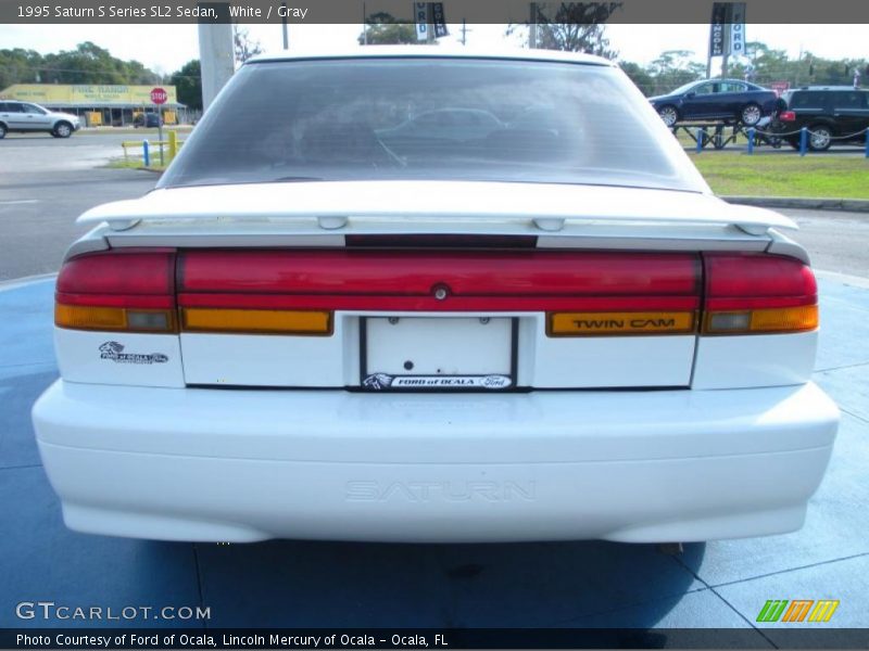 White / Gray 1995 Saturn S Series SL2 Sedan