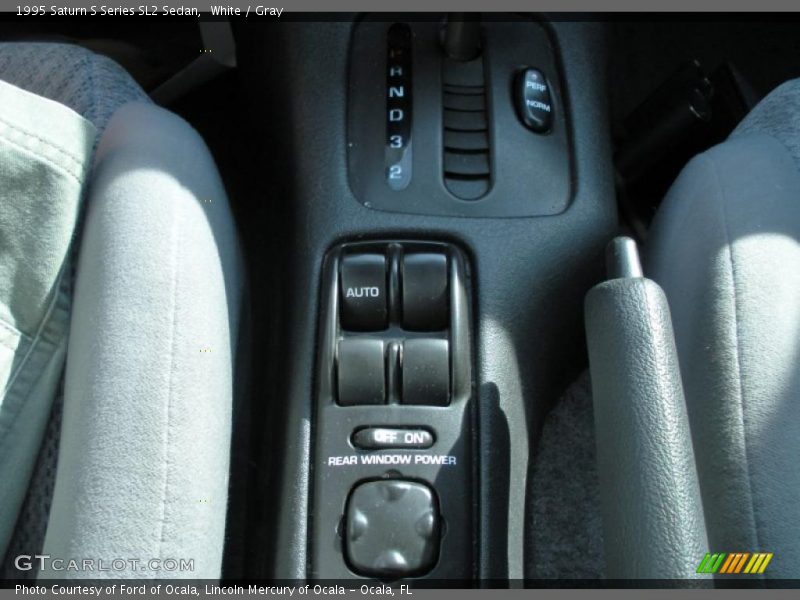 White / Gray 1995 Saturn S Series SL2 Sedan