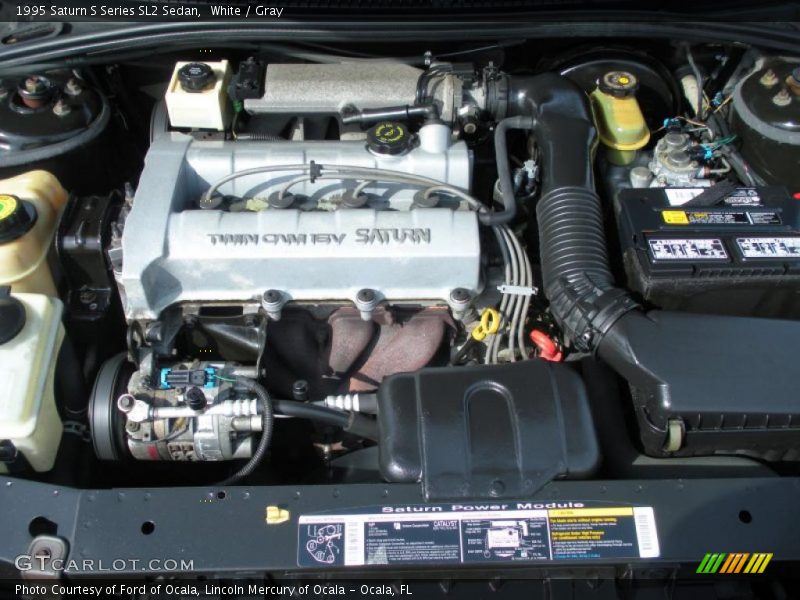 White / Gray 1995 Saturn S Series SL2 Sedan