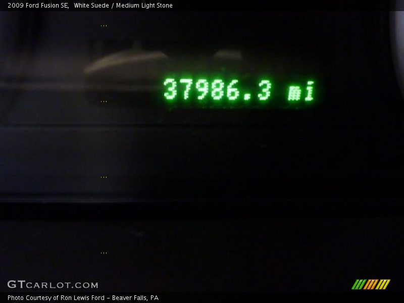 White Suede / Medium Light Stone 2009 Ford Fusion SE