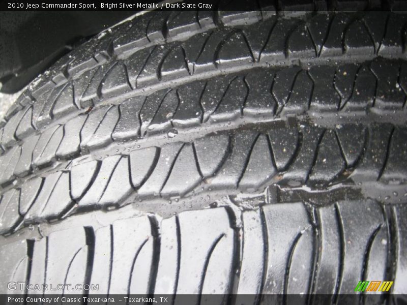 Bright Silver Metallic / Dark Slate Gray 2010 Jeep Commander Sport
