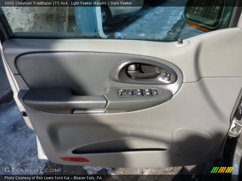 Light Pewter Metallic / Dark Pewter 2002 Chevrolet TrailBlazer LTZ 4x4