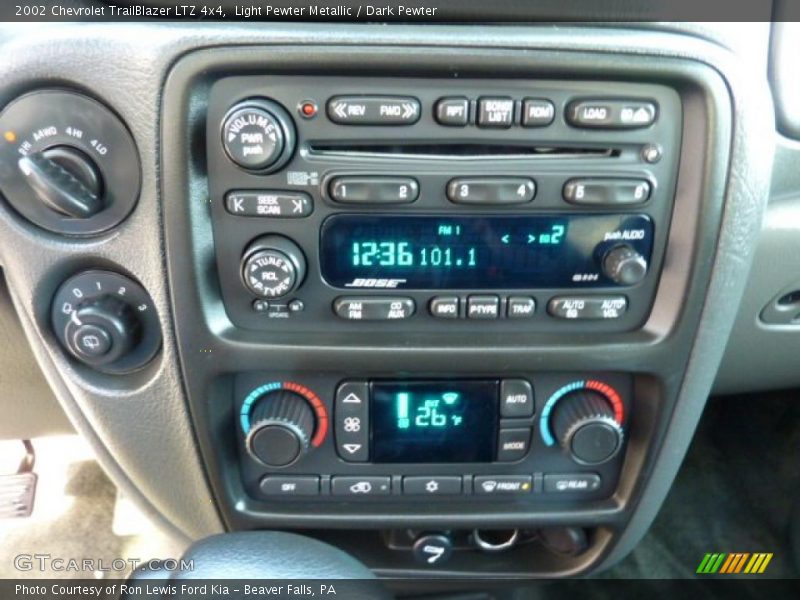 Light Pewter Metallic / Dark Pewter 2002 Chevrolet TrailBlazer LTZ 4x4