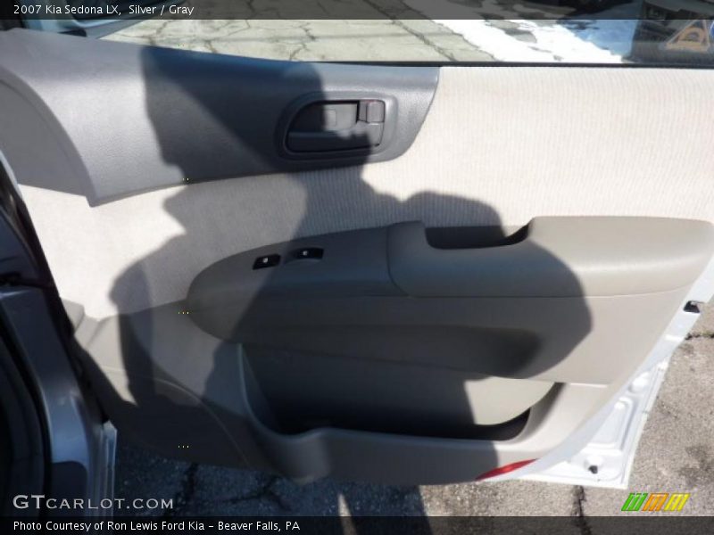 Silver / Gray 2007 Kia Sedona LX