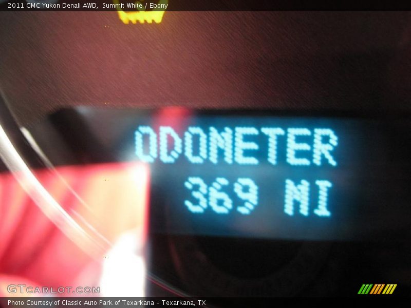 Summit White / Ebony 2011 GMC Yukon Denali AWD
