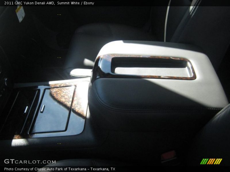 Summit White / Ebony 2011 GMC Yukon Denali AWD