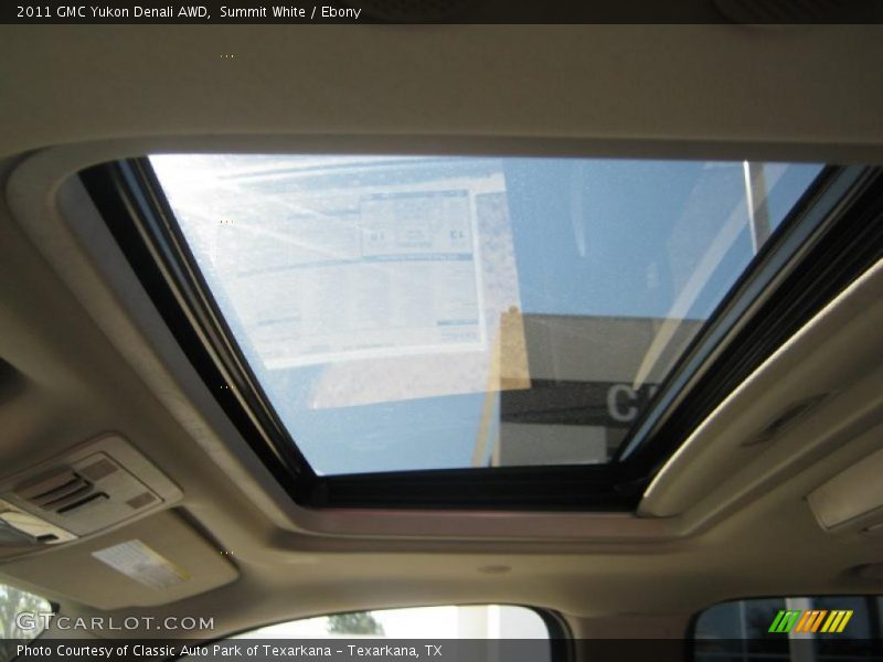 Summit White / Ebony 2011 GMC Yukon Denali AWD