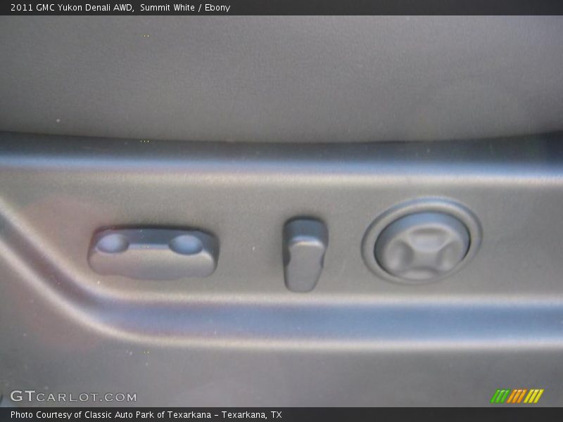 Summit White / Ebony 2011 GMC Yukon Denali AWD