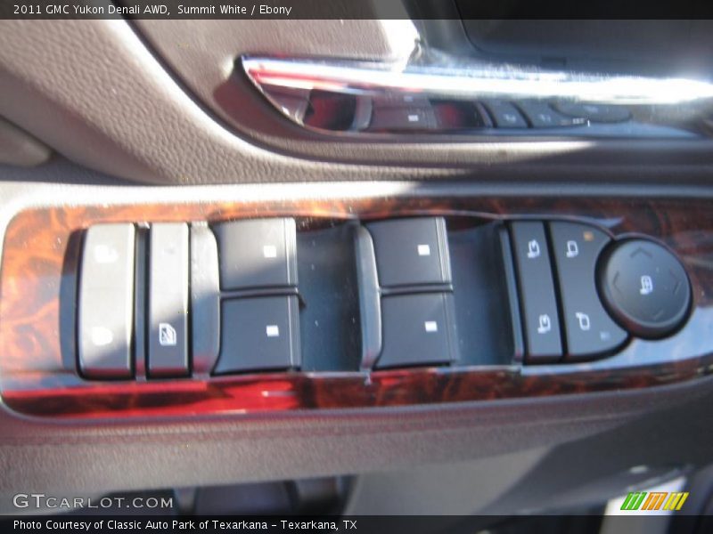 Summit White / Ebony 2011 GMC Yukon Denali AWD