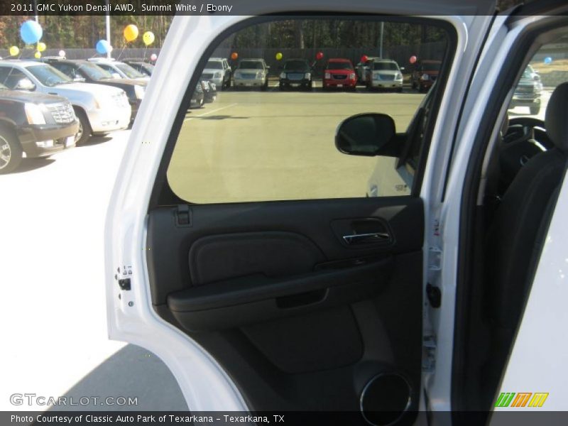 Summit White / Ebony 2011 GMC Yukon Denali AWD