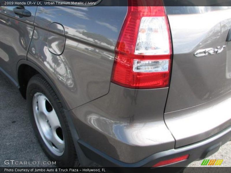 Urban Titanium Metallic / Ivory 2009 Honda CR-V LX