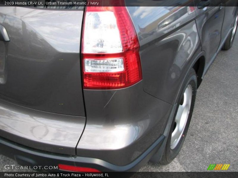 Urban Titanium Metallic / Ivory 2009 Honda CR-V LX