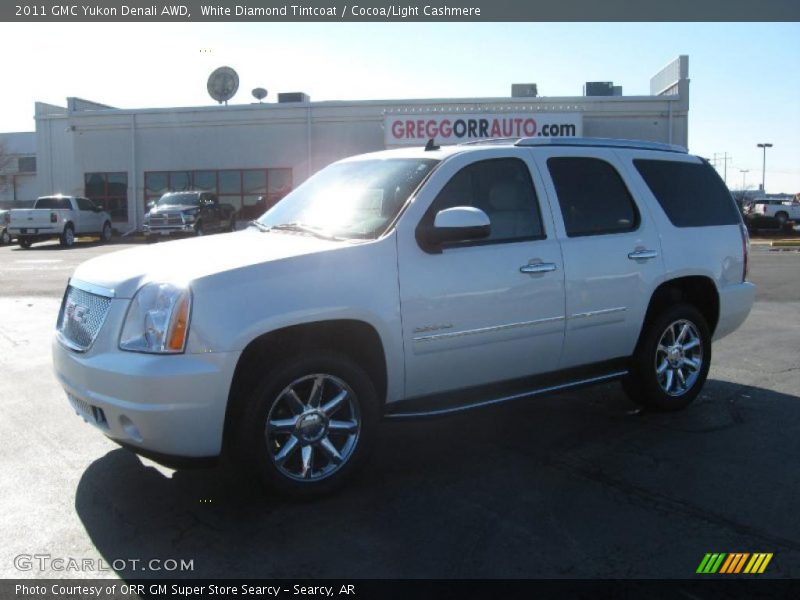 White Diamond Tintcoat / Cocoa/Light Cashmere 2011 GMC Yukon Denali AWD
