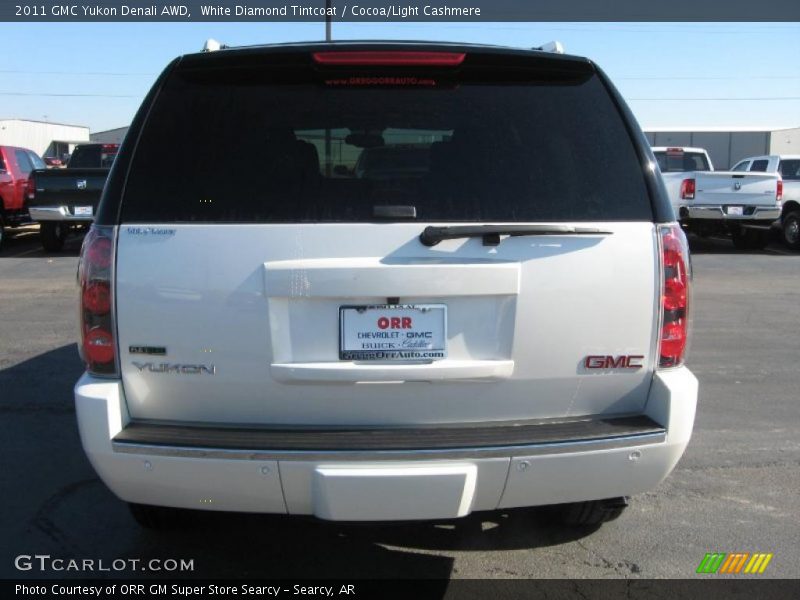 White Diamond Tintcoat / Cocoa/Light Cashmere 2011 GMC Yukon Denali AWD