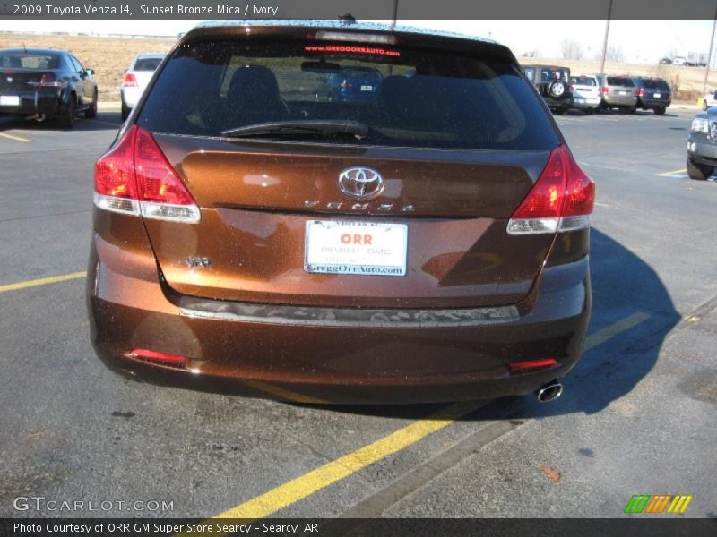 Sunset Bronze Mica / Ivory 2009 Toyota Venza I4
