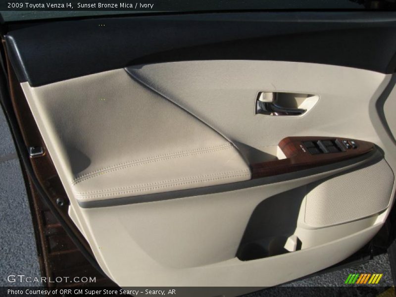 Sunset Bronze Mica / Ivory 2009 Toyota Venza I4