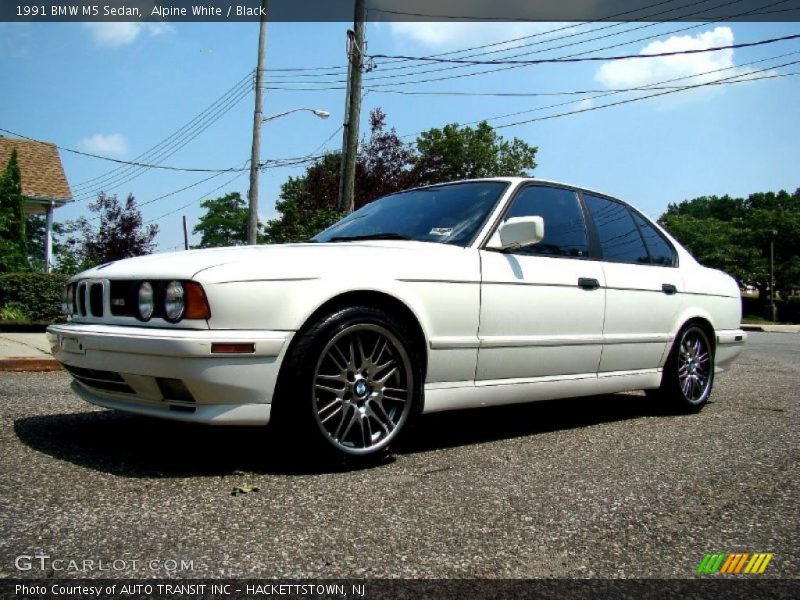 Alpine White / Black 1991 BMW M5 Sedan