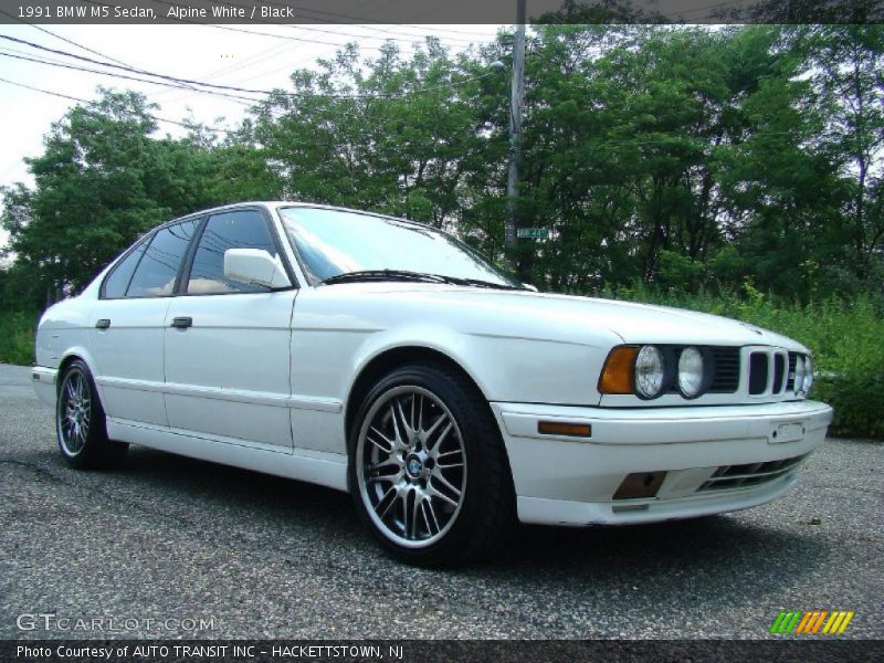 Alpine White / Black 1991 BMW M5 Sedan