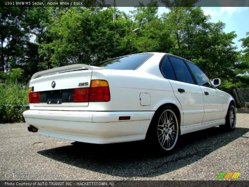 Alpine White / Black 1991 BMW M5 Sedan