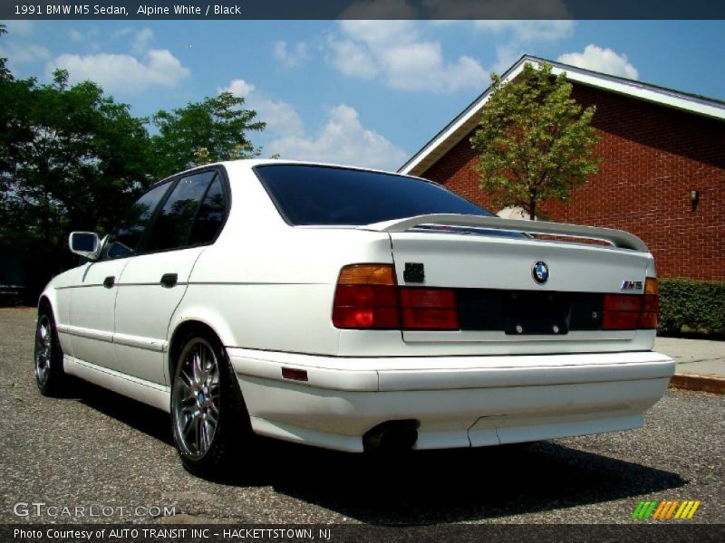 Alpine White / Black 1991 BMW M5 Sedan