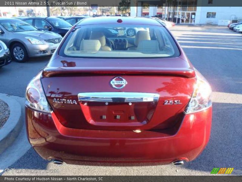 Tuscan Sun / Blond 2011 Nissan Altima 2.5 S