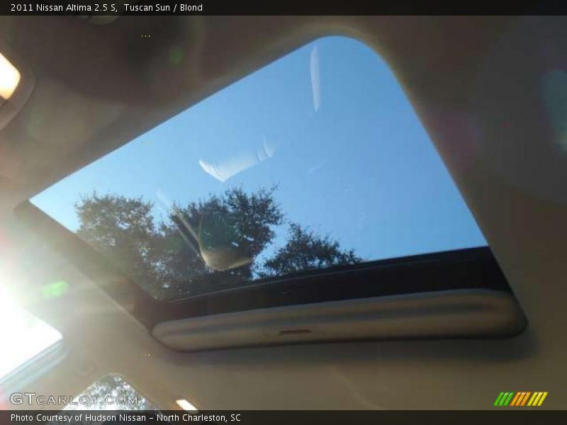 Tuscan Sun / Blond 2011 Nissan Altima 2.5 S