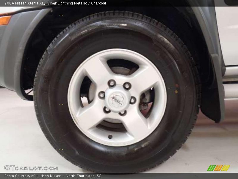 Silver Lightning Metallic / Charcoal 2004 Nissan Xterra XE