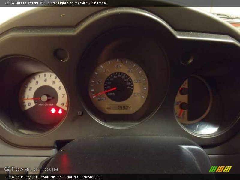 Silver Lightning Metallic / Charcoal 2004 Nissan Xterra XE