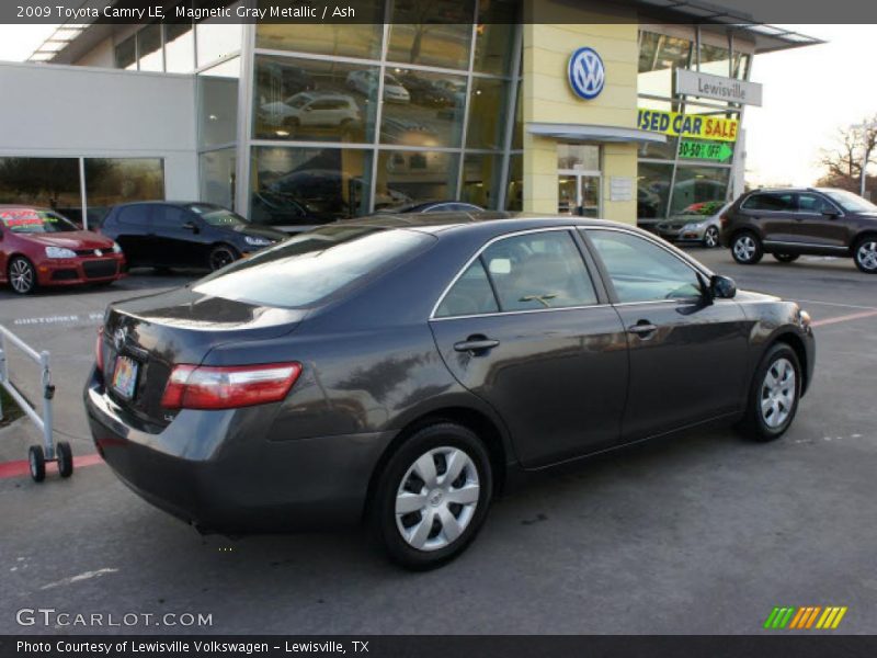 Magnetic Gray Metallic / Ash 2009 Toyota Camry LE