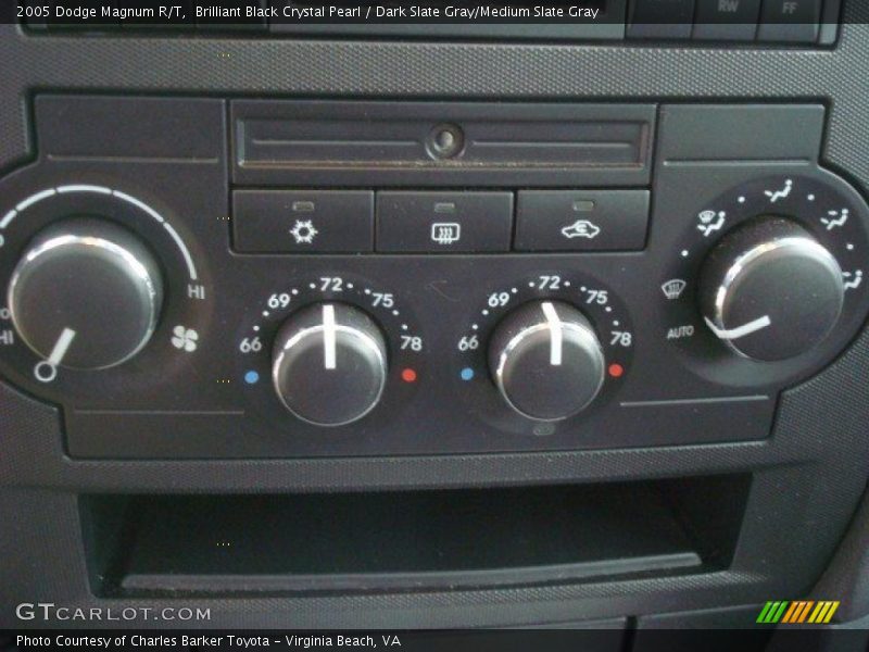 Brilliant Black Crystal Pearl / Dark Slate Gray/Medium Slate Gray 2005 Dodge Magnum R/T