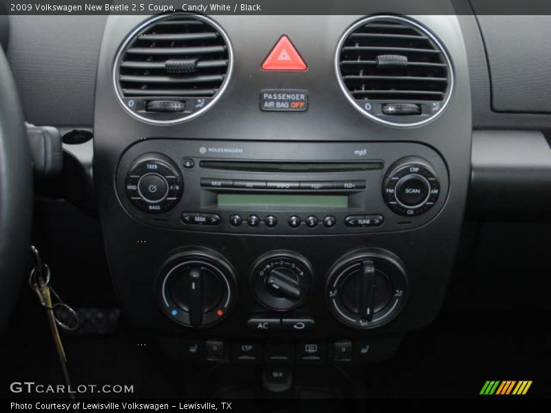 Candy White / Black 2009 Volkswagen New Beetle 2.5 Coupe