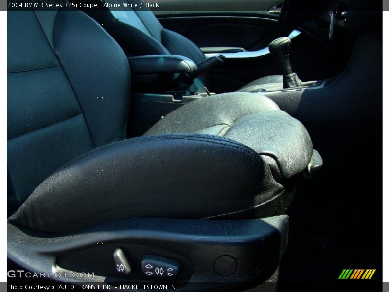 Alpine White / Black 2004 BMW 3 Series 325i Coupe